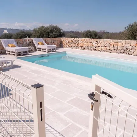 Trullo Del Guardiano بيت للعطل
